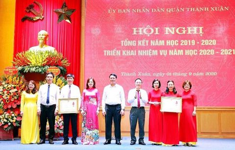Phòng GD&ĐT quận Thanh Xuân vinh dự được tặng thưởng Huân chương Lao động Hạng Nhì