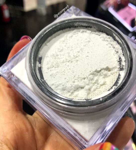 Phấn phủ Huda Beauty hợp da khô