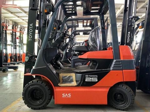 Bảo trì và chăm sóc Xe nâng điện: Hướng dẫn toàn diện để tăng tuổi thọ
