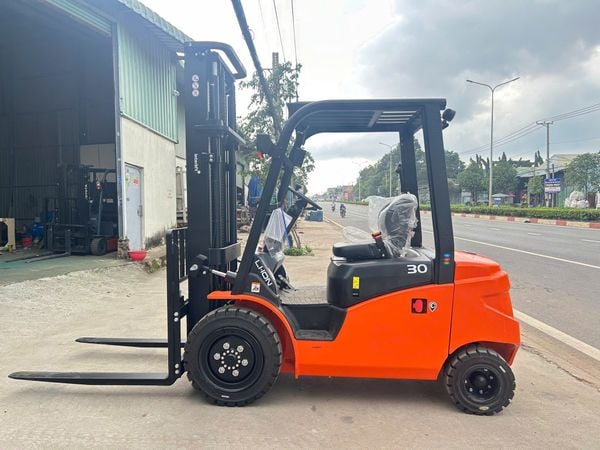Xe nâng điện Interlift