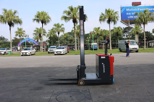 Xe nâng điện Interlift E0735JZ