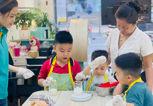 Workshop Mùa Hè Cho Bé - Khám Phá Mùi Hương Và Sắc Màu