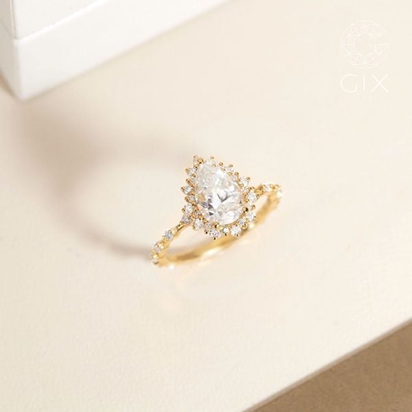 giá nhẫn cầu hôn kim cương là bao nhiêu