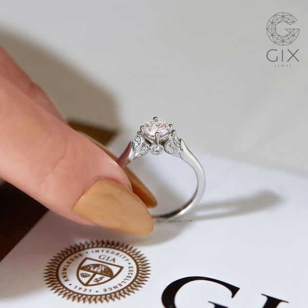 giá nhẫn cầu hôn kim cương là bao nhiêu