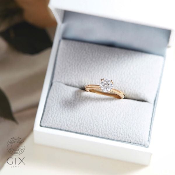nhẫn cầu hôn vàng 18k giá bao nhiêu