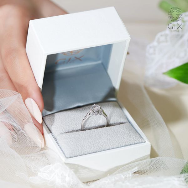 nhẫn cầu hôn giá bao nhiêu
