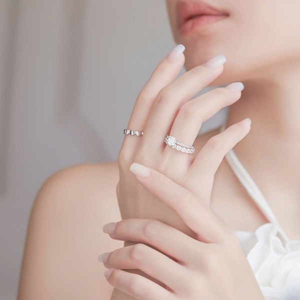 cầu hôn nhẫn bạc