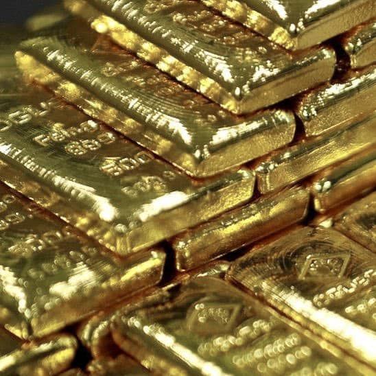 nhẫn cầu hôn bằng vàng hay bạc