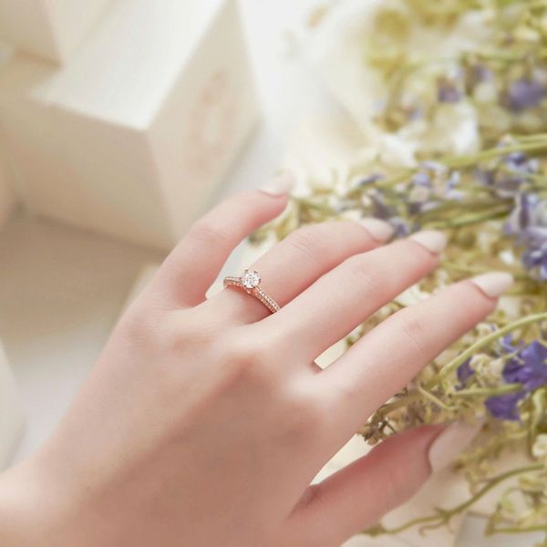 nhẫn cầu hôn kim cương giá bao nhiêu