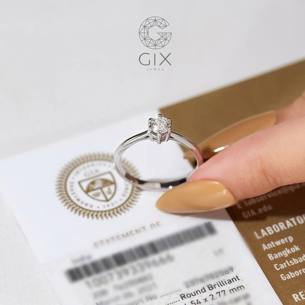 cầu hôn nhẫn bạc