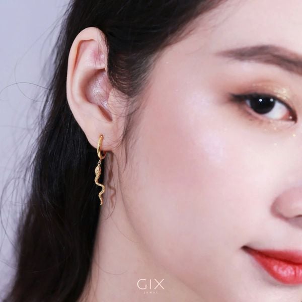 khuyên tai cho người tai to