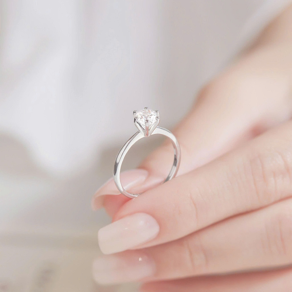 nhẫn cầu hôn đơn giản