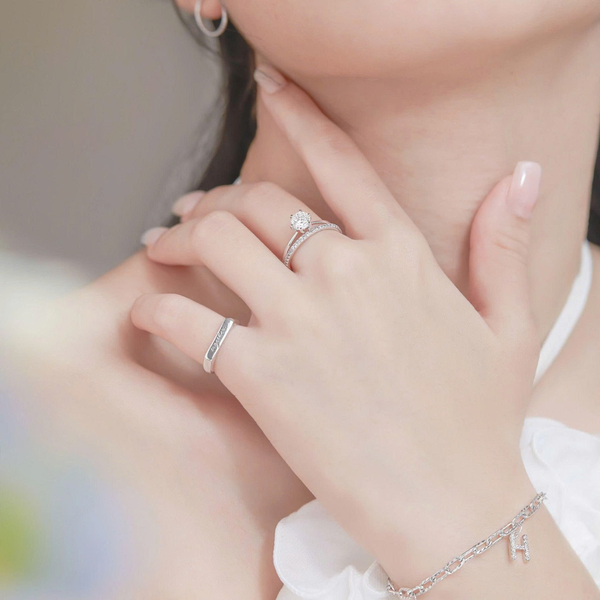 nhẫn cầu hôn đơn giản
