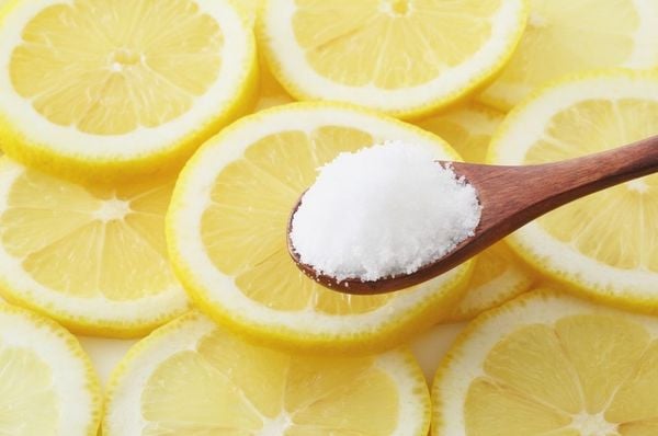 làm trắng dây chuyền bạc