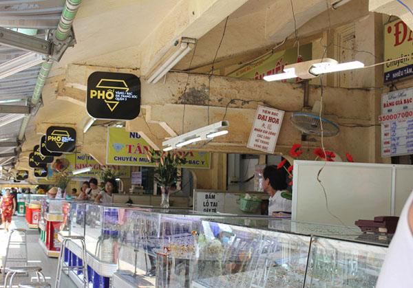 cầu hôn nhẫn bạc