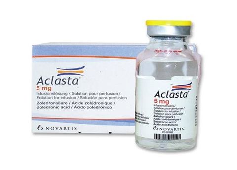 XGEVA (Desosumab) vs Aclasta (Axit Zoledronic), cách chọn thuốc bảo vệ xương cho bệnh nhân ung thư phổi di căn xương.