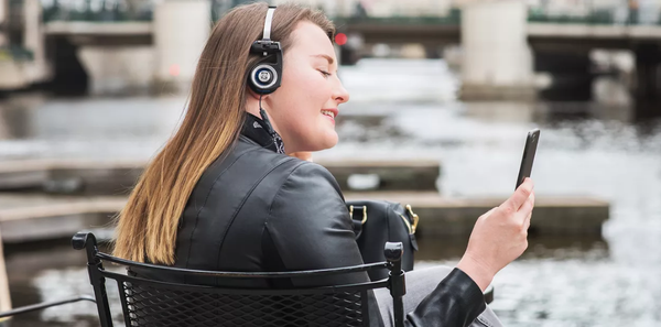 Tại Sao Những Chiếc Tai Nghe Năm 1984 Này Vẫn Tuyệt Vời