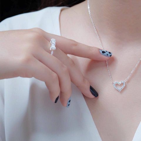 CÁ TÍNH THỂ HIỆN QUA TRANG SỨC