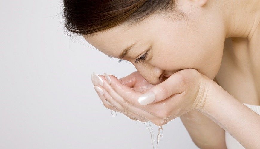 Giữ vệ sinh da khi nặn mụn