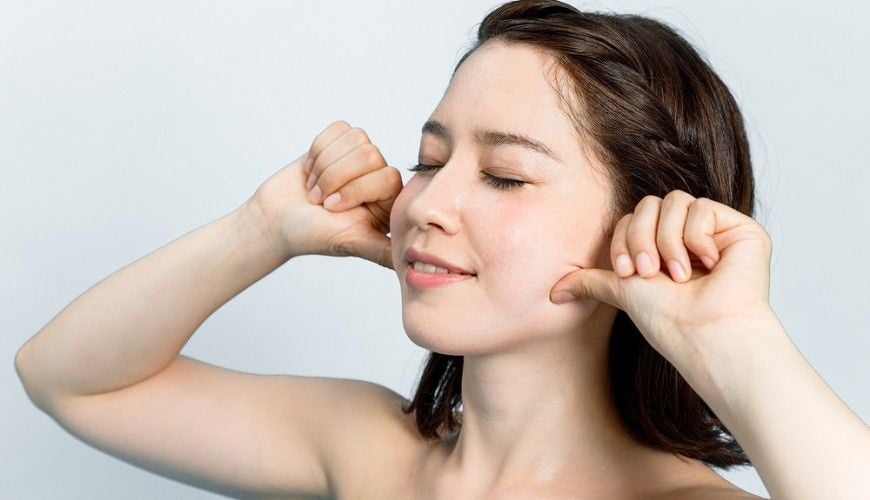 Massage mặt mang đến nhiều lợi ích cho da
