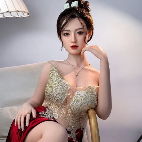 Búp Bê Tình Dục Cao Cấp Ái Nữ Cám Dỗ Trong Váy Thêu Hoa Vàng