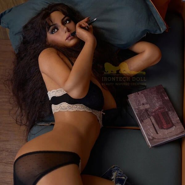 Búp Bê Tình Dục Sexy Cô Nàng Tiểu Thuyết Gia Da Nâu Dâm Dục