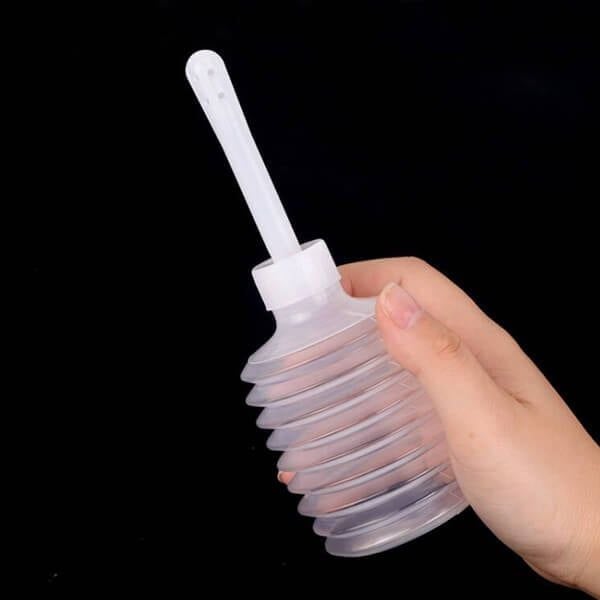 Dụng cụ vệ sinh lỗ hậu môn âm đạo bình xịt nước 8 lỗ