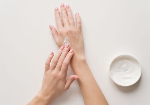 Dưỡng trắng body có cần che chắn kỹ như da mặt không?