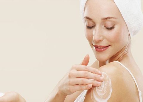 Tắm Trắng Tại Nhà – Nên Hay Không Nên? Chuyên Gia Giải Đáp