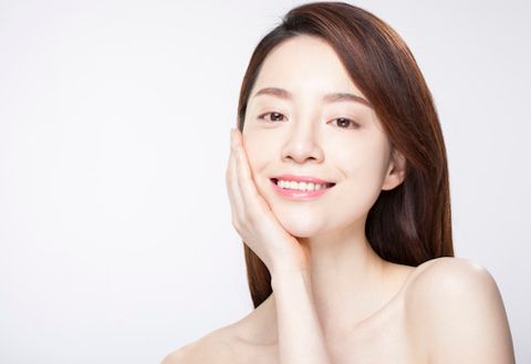 Dưỡng Trắng Da – Làm Sao Để Trắng Mà Không Bào Mòn Da?