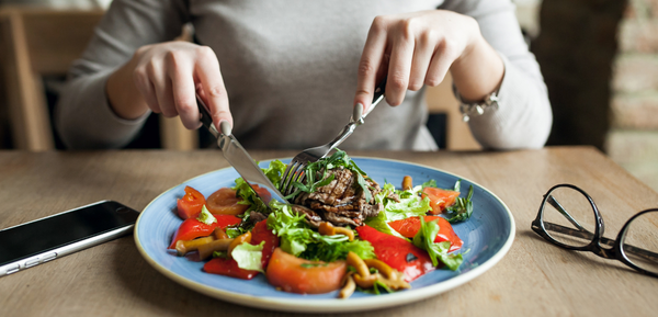 6 món ăn giúp cải thiện rụng tóc hậu Covid