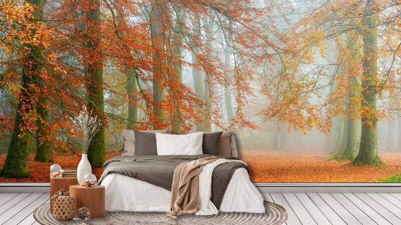 Giấy dán tường với họa tiết mùa thu làm cả căn phòng thêm ấm áp.