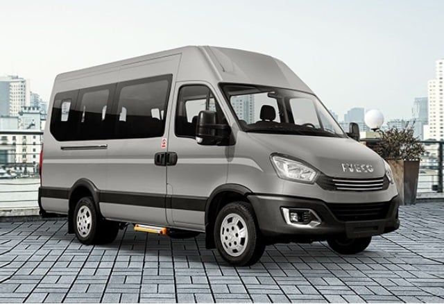 Xe 16 chỗ Iveco Daily tại Việt Nam cạnh tranh thế nào với Ford Transit, Hyundai Solati?