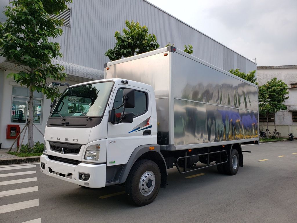 ĐÁNH GIÁ CHI TIẾT XE TẢI MITSUBISHI 5 TẤN FUSO CANTER 10.4 - HỒN XE NHẬT, PHẬN XE ĐỨC