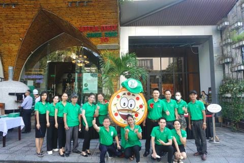 1000 chiếc bánh pizza đến tay khách hàng trong ngày Black Friday