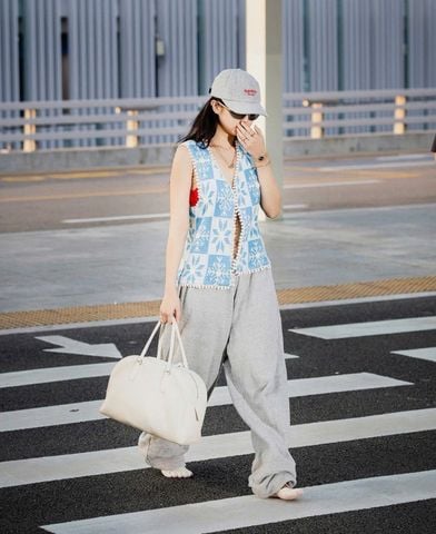 SAU TABI, ĐÔI GIÀY NĂM NGÓN NÀY ĐANG ĐƯỢC JENNIE CÙNG LOẠT SAO HÀN 