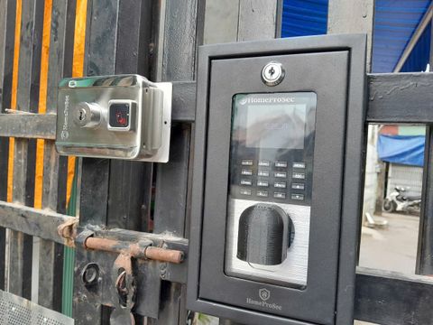 Thi công bộ khóa cổng vân tay cho khu nhà trọ bác Bích quận 9