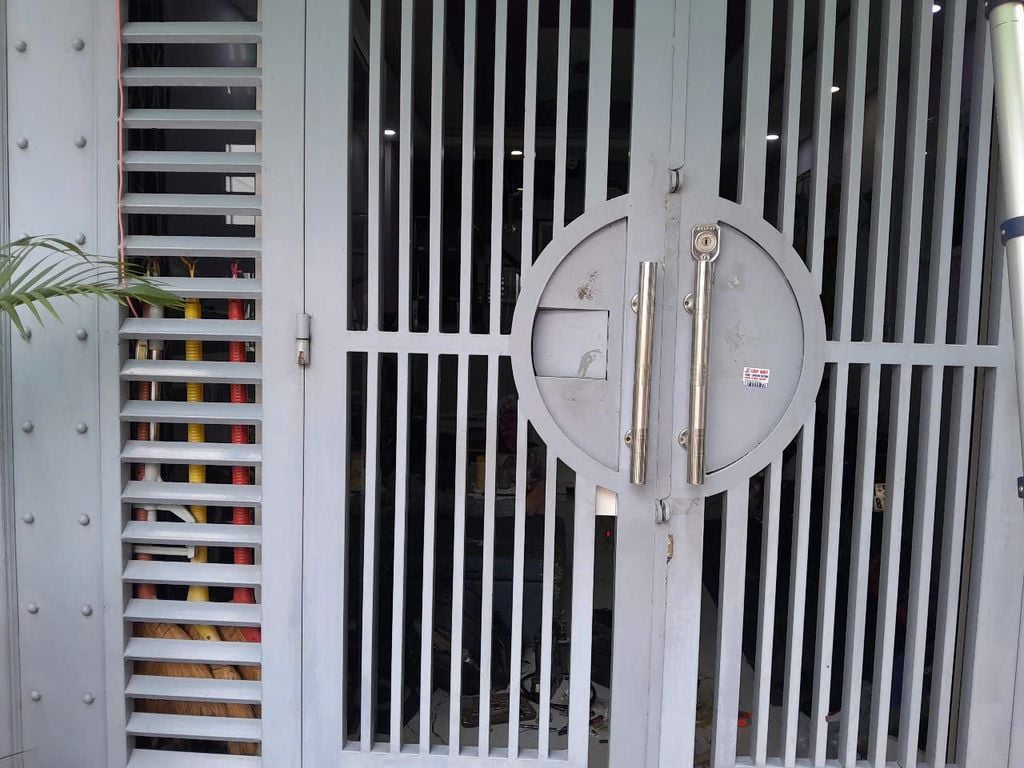 Lắp đặt Bộ khóa cổng vân tay inox HPS- SLIPLUS cho cô Ánh Gò Vấp