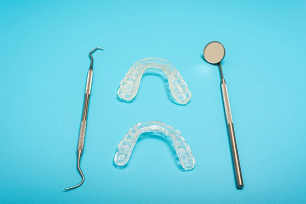 Niềng răng trong suốt Invisalign là phương pháp gì?