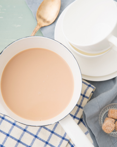 Trà đổ vào sữa hay sữa đổ vào trà?