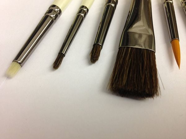 Các cọ bút được sử dụng trong sơn mô hình