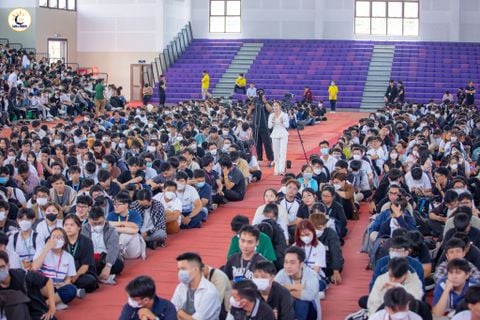 MC Thanh Thảo đồng hành cùng 6000 sinh viên trường Đại học Tôn Đức Thắng với chủ đề “Yêu thương và hành phúc mỗi ngày”