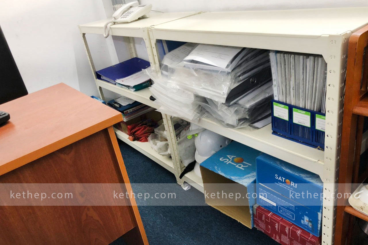 Hình ảnh thực tế kệ sắt lắp ráp để hồ sơ văn phòng - Khách hàng tại Thủ Đức