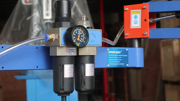 Bộ lọc dầu, lọc khí và đồng hồ đo áp suất máy taro hơi