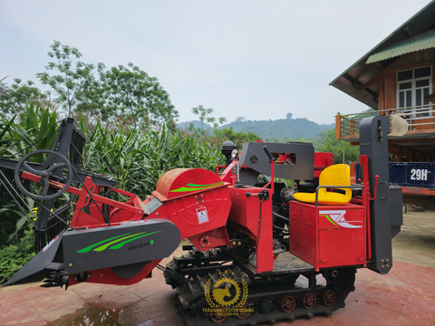 Bàn giao máy gặt 1.6 Cros tại Tuyên Quang