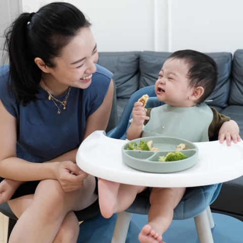 MINIKOIOI ĐƯỢC MẸ CILLLY NGUYỄN TIN DÙNG KHI NORBU BẮT ĐẦU ĂN DẶM