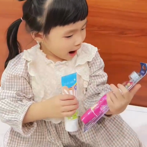 CÓ AI MÊ ĐÁNH RĂNG NHƯ BÉ TẤM CỦA GIA ĐÌNH MẮT HÍ KHÔNG Ạ?