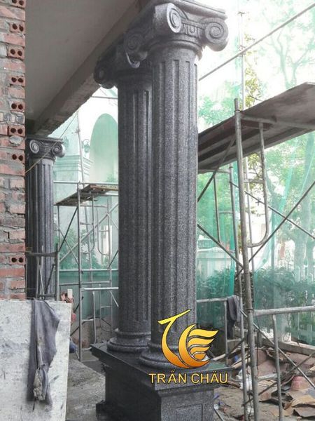 Lắp Đặt Hoàn Thiện Cột Đá Granite Tại Nhà Khách