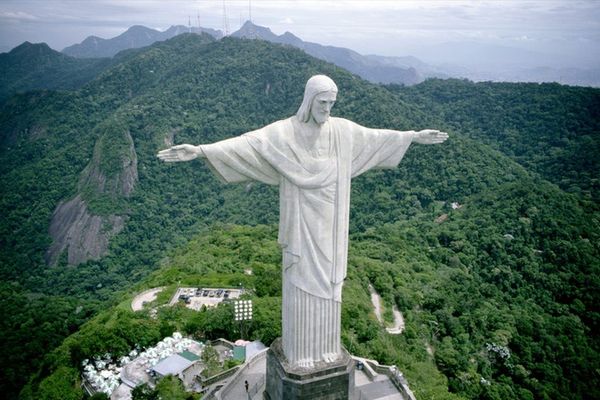 Tượng Chúa Kito Cứu Thế Ở Rio de Janeiro, Brazil