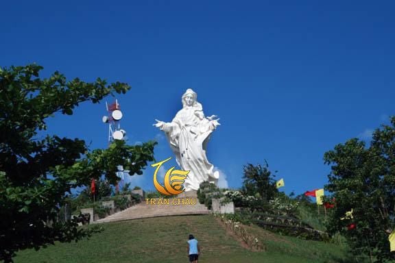 Đức Mẹ Mân Côi Bằng Đá Tại Phillippines